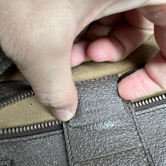 100% Authentic Gucci GG Supreme Bengal Tote Bag - Picture 16 of 16